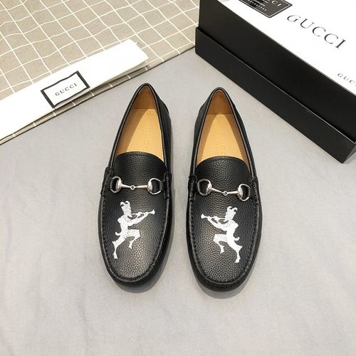 Gucci Cowhide Loafers With Interlocking G Details