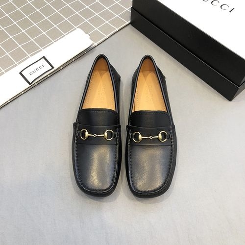 Gucci Cowhide Loafers With Interlocking G Details