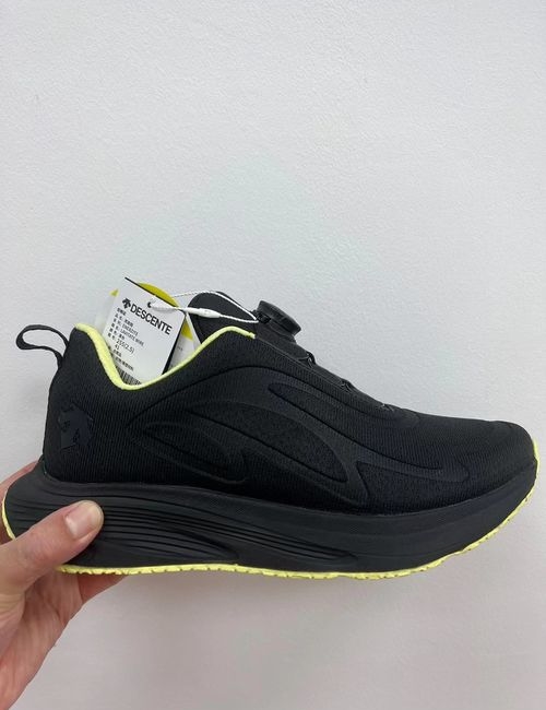 Descente BOA Lacing Cushioning Running Shoes