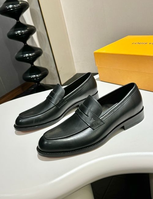 Louis Vuitton LV Premium Leather Casual Dress Shoes