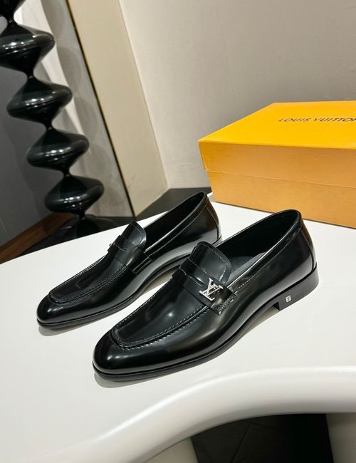 Louis Vuitton LV Premium Leather Casual Dress Shoes