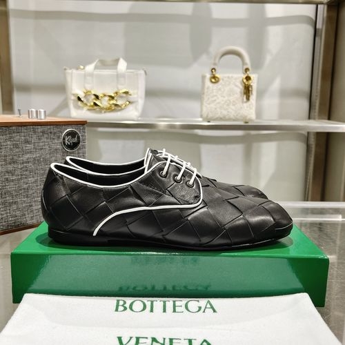 Bottega Veneta BV Round Toe Leather Sole Loafers