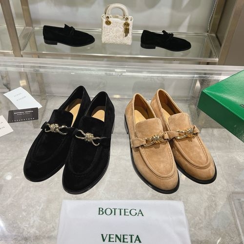 Bottega Veneta BV Small Round Toe Loafers With Leather Sole