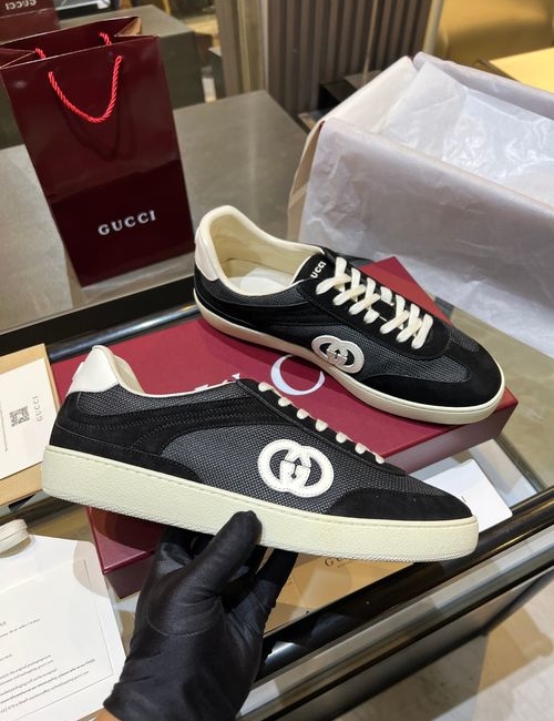 Gucci Embroidered Logo Cowhide Sports Shoes