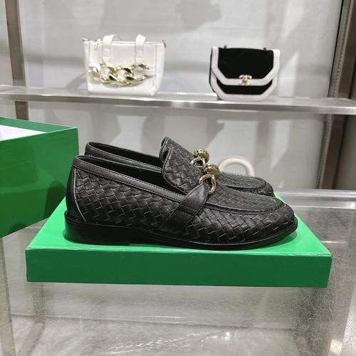 Bottega Veneta BV Classic Round Toe Dress Shoes With Weave