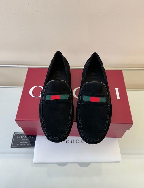 Gucci Cowhide Loafers With Interlocking G Details