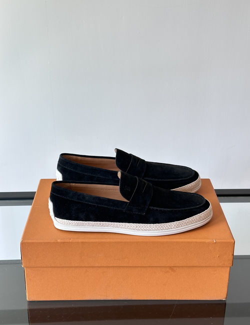 Tods Classic Loafers With Hand-Sewn Details And Leather Insole
