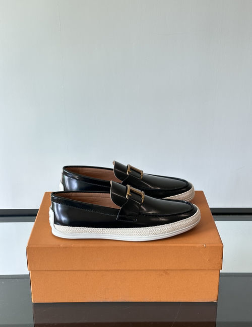 Tods Classic Loafers With Hand-Sewn Details And Leather Insole