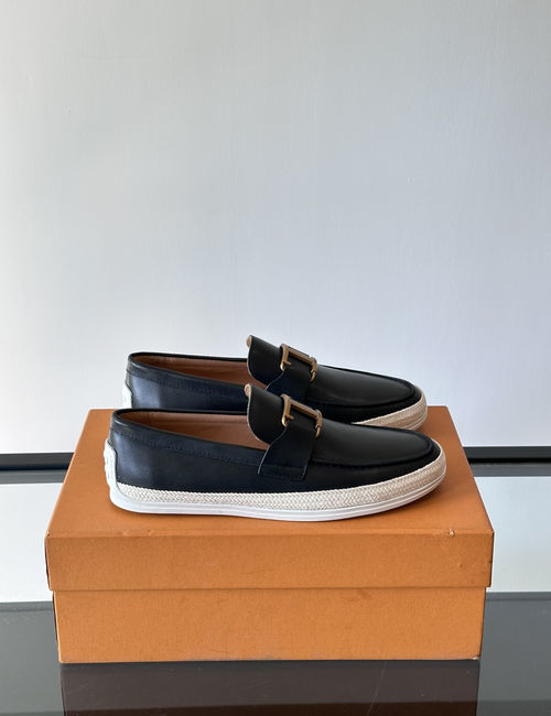 Tods Classic Loafers With Hand-Sewn Details And Leather Insole