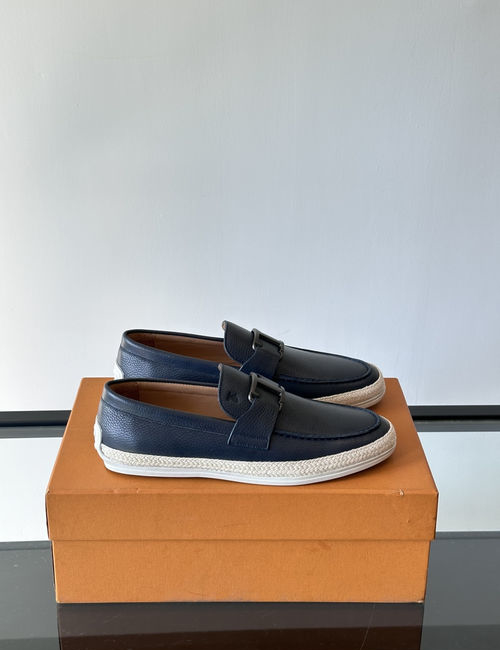 Tods Classic Loafers With Hand-Sewn Details And Leather Insole