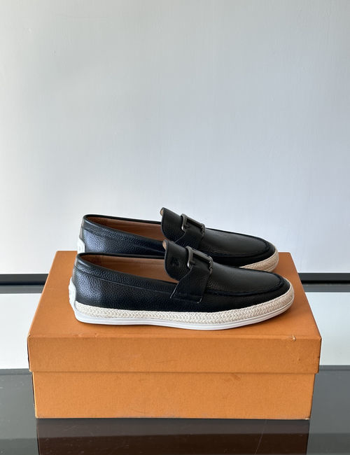 Tods Classic Loafers With Hand-Sewn Details And Leather Insole
