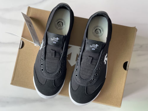 Descente Slip On Canvas Casual Shoes