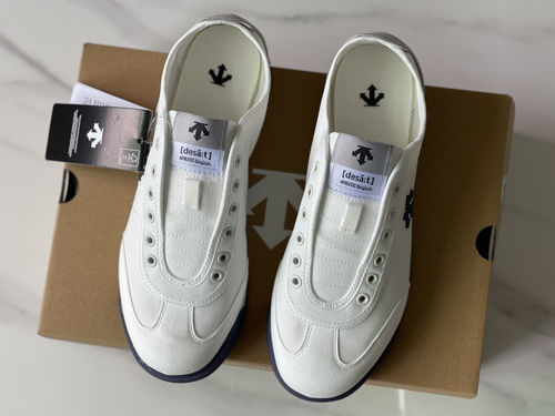 Descente Slip-on Canvas Casual Shoes