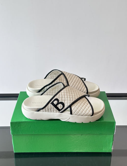 Bottega Veneta BV Woven Slides Top Layer Leather Foam Sole