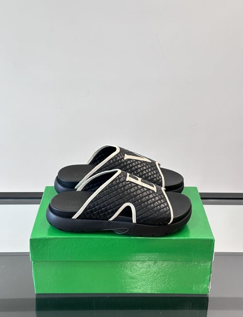 Bottega Veneta BV Woven Slides Top Layer Leather Foam Sole