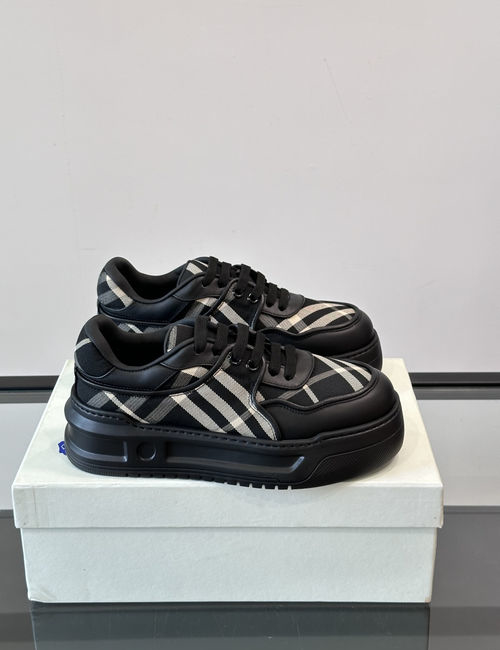 Burberry Vintage Plaid Low-top Sneakers