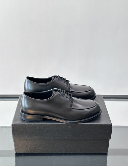 Prada Classic Lace-Up Leather Shoes With Round Toe