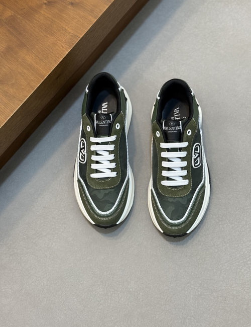 Valentino Sneakers With Rivet Sheepskin Upper