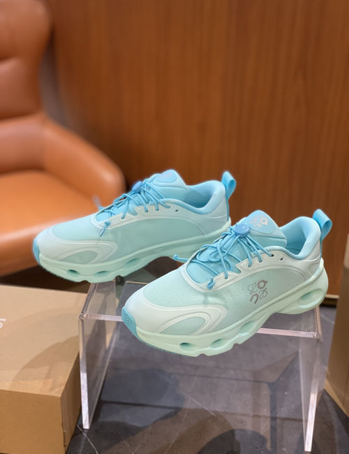 Loewe Cloudsolo Co-branded Urban Athletic Sneakers