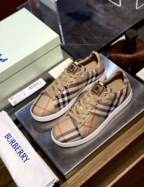 Burberry Set Low-Top Sneakers With Knitted Check Accents