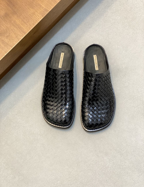 Bottega Veneta BV Woven Round Toe Leather Slides