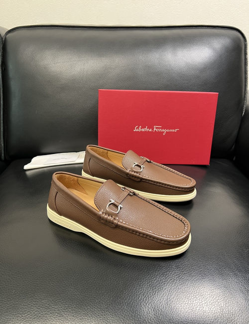 Ferragamo Cowhide Leather Comfortable Loafers