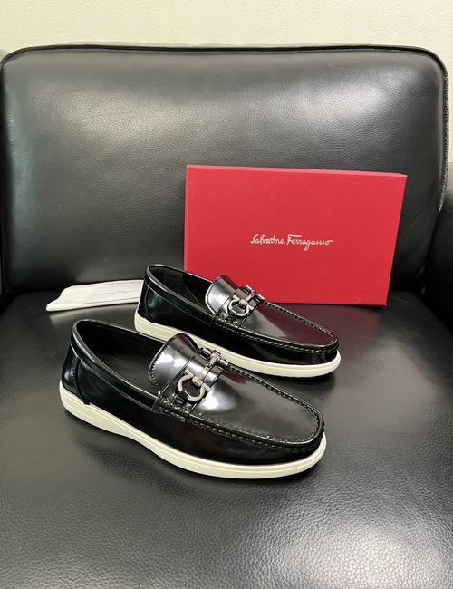 Ferragamo Cowhide Leather Comfortable Loafers