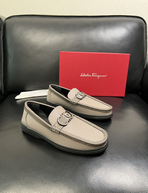 Ferragamo Cowhide Leather Comfortable Loafers
