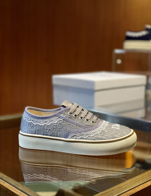 Christian Dior CD Saltwind Sneakers With Lace Embroidery