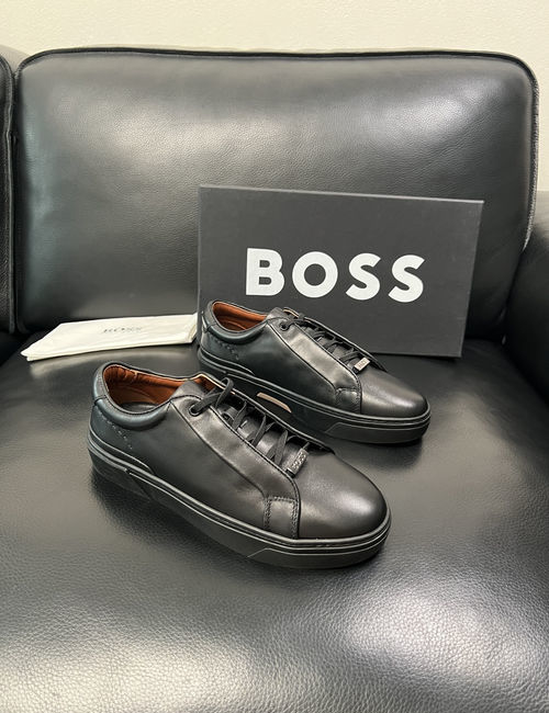 Hugo Boss High Quality Leather With Complex Stitching