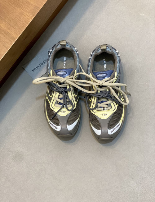 Balenciaga Radar Vintage Distressed Sneakers