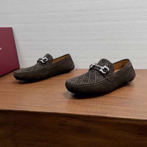 Ferragamo Classic Loafer In Brown With Metal Bit