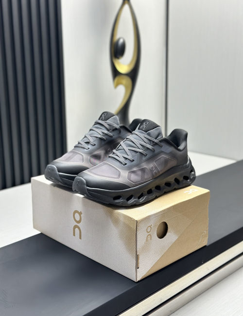 On Running Cloudtilt Lightweight Breathable Running Shoes