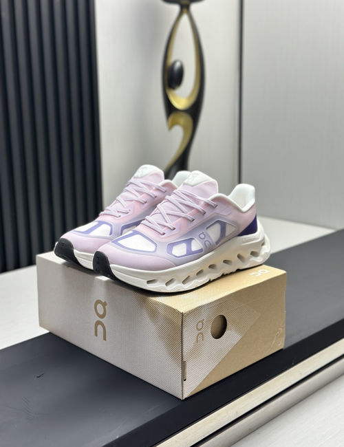 On Running Cloudtilt Lightweight Breathable Running Shoes