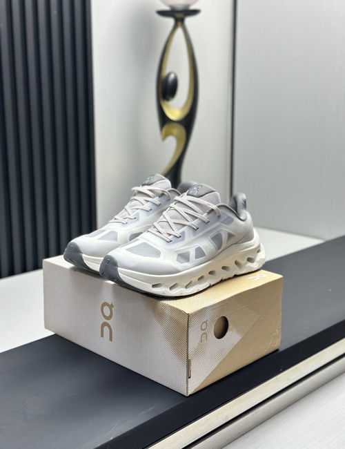 On Running Cloudtilt Lightweight Breathable Running Shoes