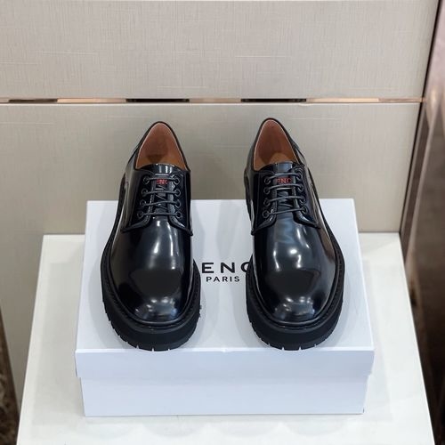 Givenchy Low Top Leather Shoes With Cowhide