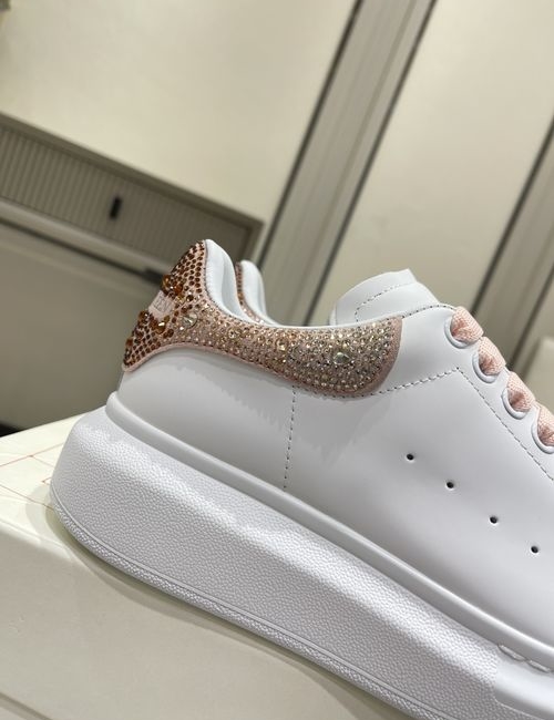 McQueen Gradient Color Casual Sneakers