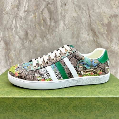 Adidas Jointly Designed Casual Sneakers Lace-up White Shoes Cowhide Lining