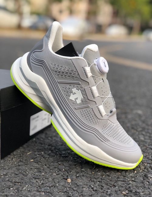 Descente Running Shoes With Boa Lacing System
