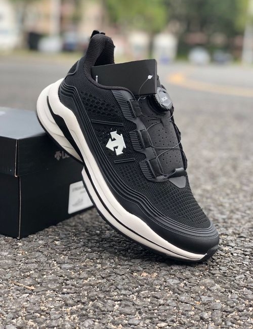 Descente Running Shoes With Boa Lacing System