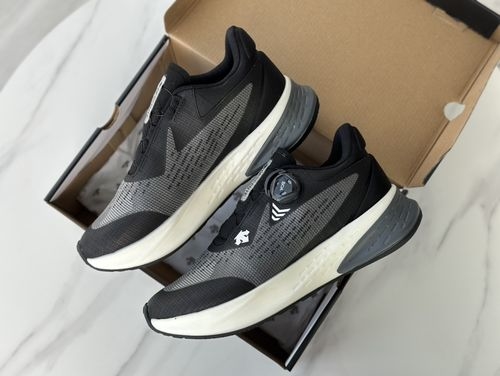 Descente Boa Lacing Running Shoes With Zform Foam