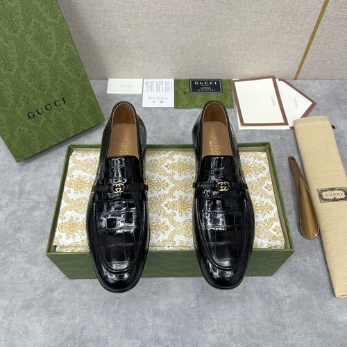 Gucci Metal G Buckle Loafers Burnished Leather Upper