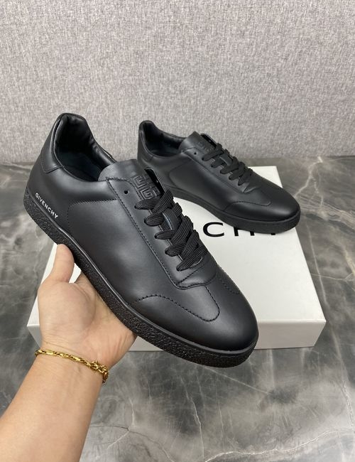Givenchy Town Series Low-top Leather Sneakers