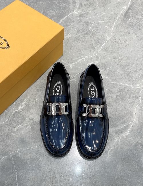 Tods Patent Leather Buckle Decor Loafers