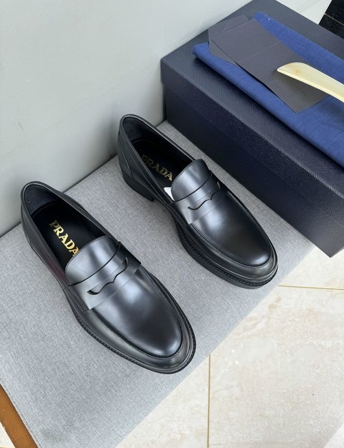 Prada Patent Leather Carved Casual Shoes
