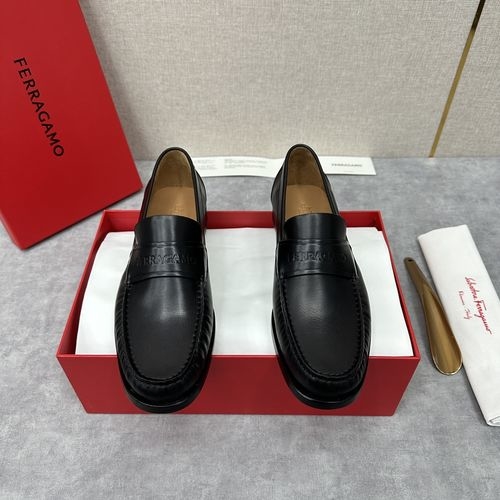 Fendi Logo-embossed Leather Moccasin Loafers