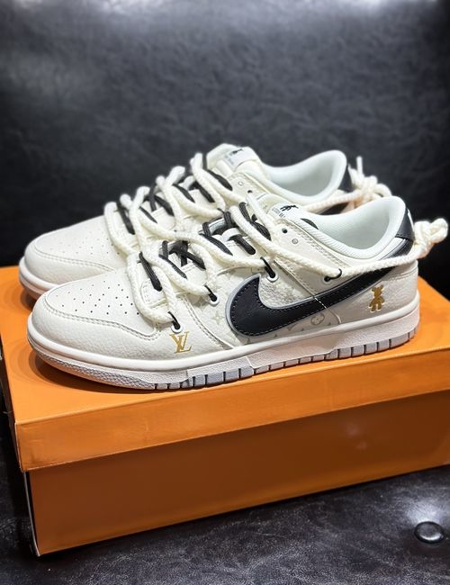 Nike Dunk Low Suede Stitched Low-top Sneakers