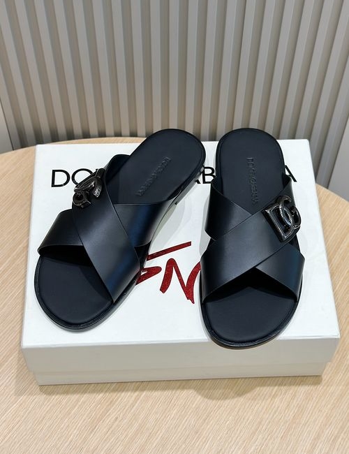 Dolce & Gabbana DG Slippers With Electroplated Emblem Accent