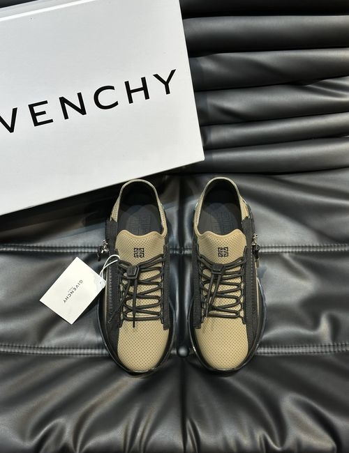 Givenchy Spectre Low-top Jogging Sneakers
