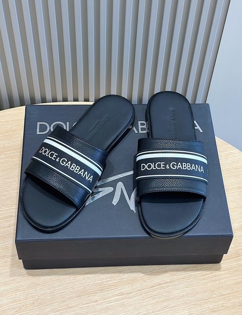 Dolce & Gabbana DG Slippers With Electroplated Emblem Accent